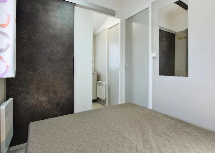 Mobile-home Proche 400m Camping